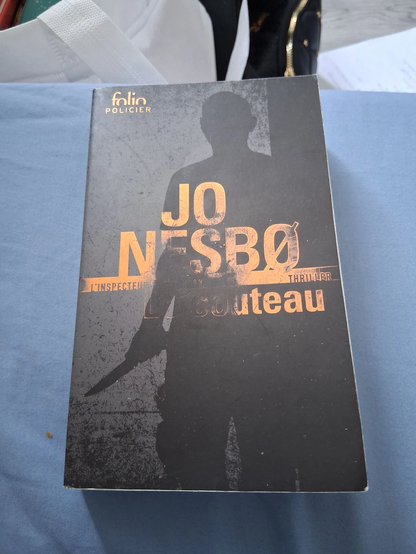 Livre le couteau 